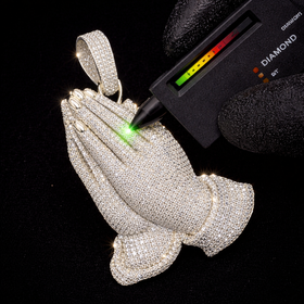 925 Sterling Silver Moissanite Praying Hand Pendent